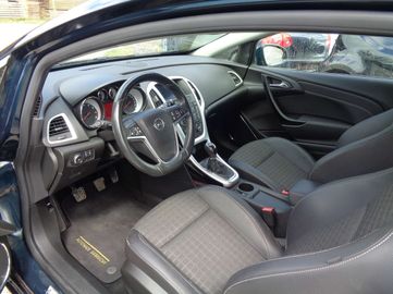 Car image 12