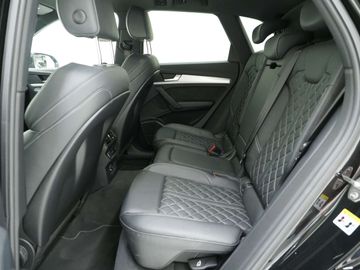 Car image 33