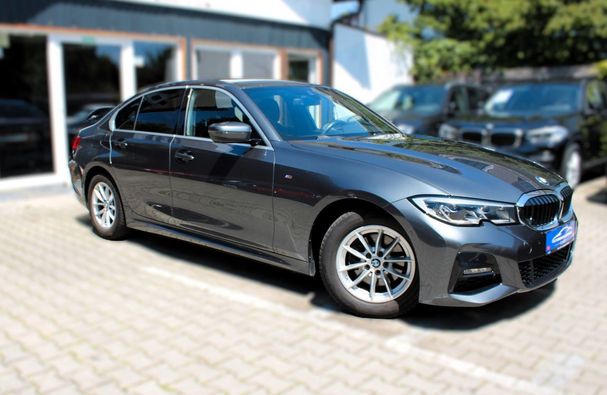 BMW 320i 135 kW image number 7