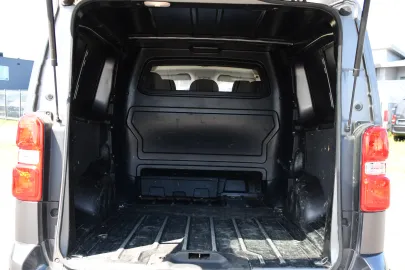 Car image 35