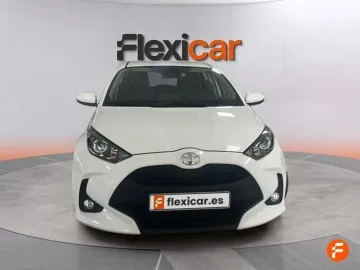 Car image 3