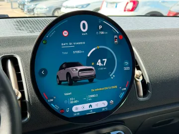 Car image 26