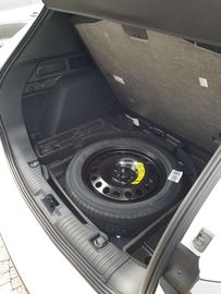 Car image 36