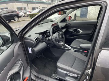 Car image 12