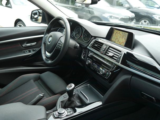 BMW 320d Touring xDrive Sport Line 140 kW image number 10