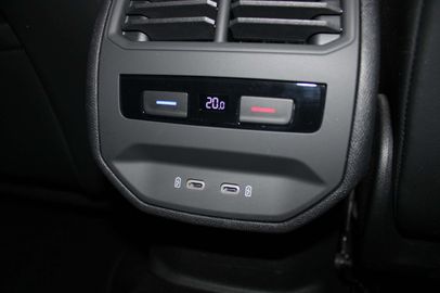 Car image 36