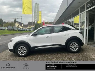 Car image 4