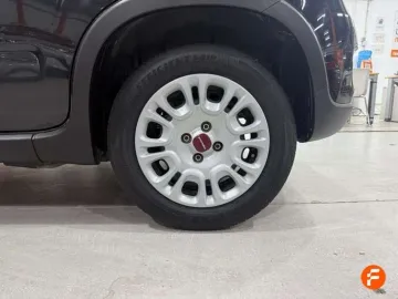 Car image 26