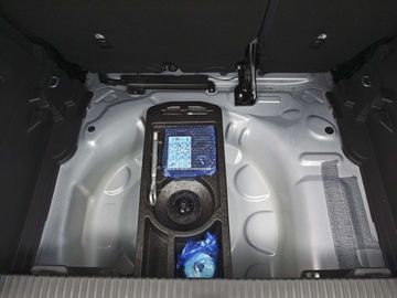 Car image 33