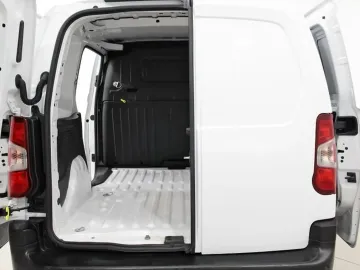 Car image 38