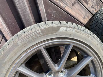 Car image 25