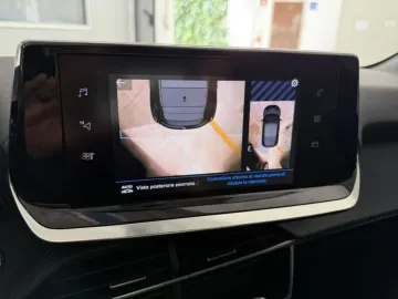 Car image 32