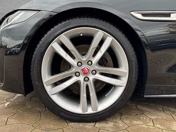 Jaguar XE D180 SE 132 kW image number 9