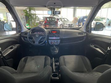 Car image 10