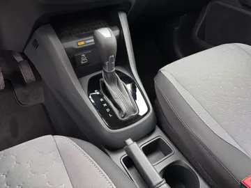 Car image 24