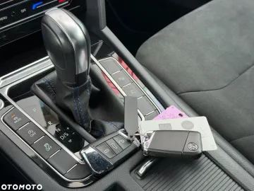 Car image 35