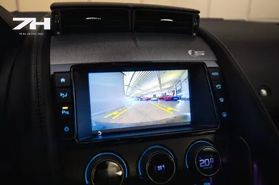 Car image 23