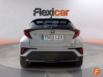 Car image 5