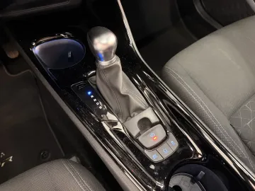 Car image 17