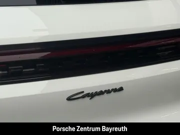 Car image 32
