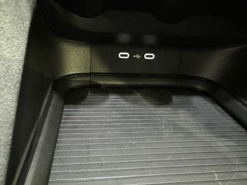 Car image 37