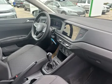 Car image 24