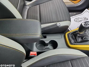 Car image 28