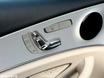 Car image 40