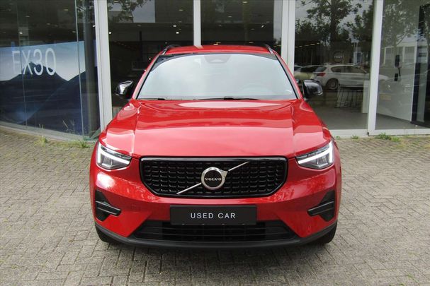 Volvo XC40 B4 Plus Dark 145 kW image number 2