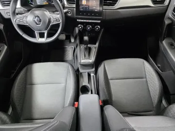 Car image 30