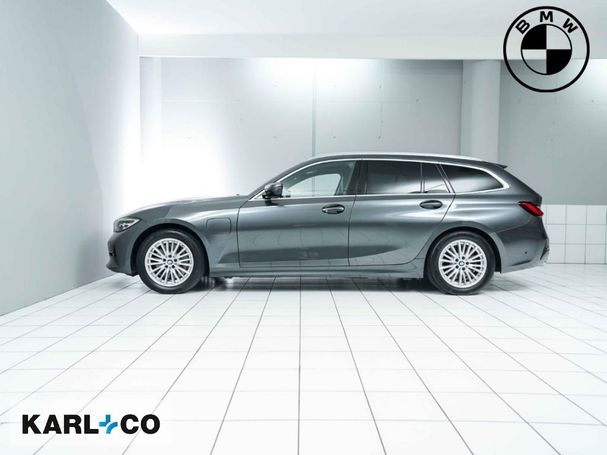 BMW 330 e Touring Sport Line 215 kW image number 3