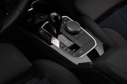 Car image 33