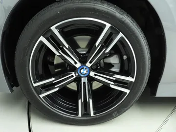 Car image 41