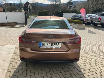 Car image 33