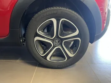 Car image 25