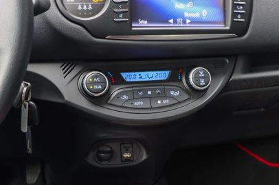 Car image 28