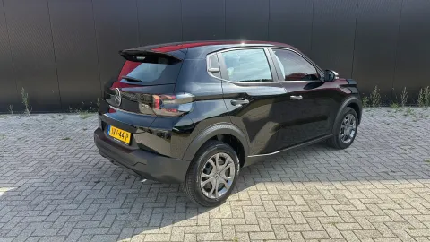 Car image 5