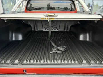 Car image 32