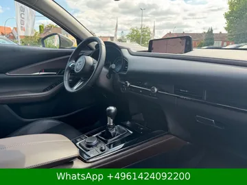 Car image 28