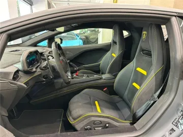 Car image 27