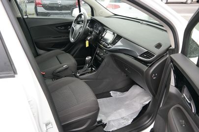 Car image 16