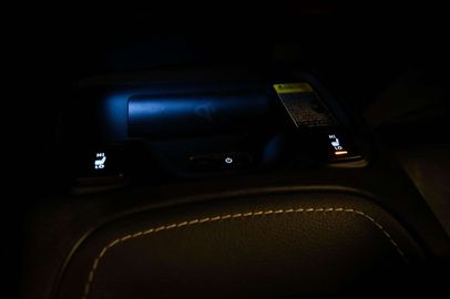 Car image 36