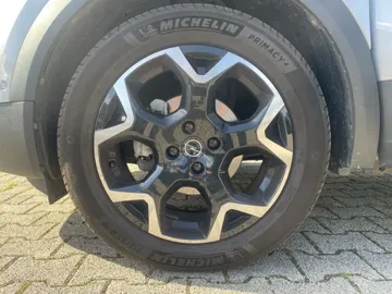 Car image 28