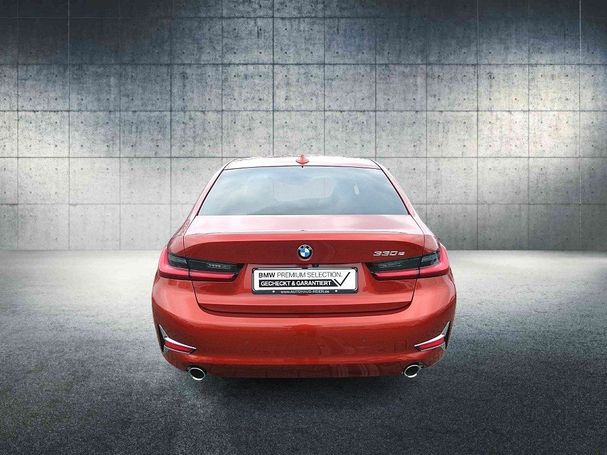 BMW 330 e Luxury Line 215 kW image number 6