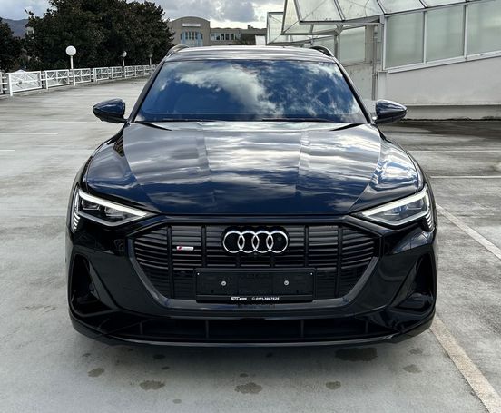 Audi e-tron 55 quattro S-line 300 kW image number 6