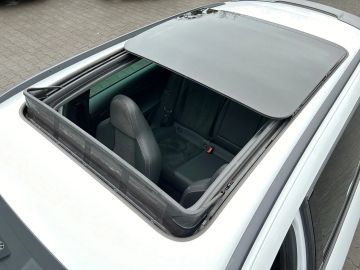 Car image 38