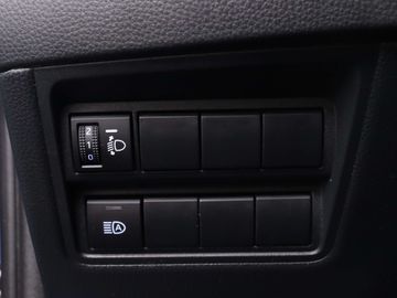 Car image 33