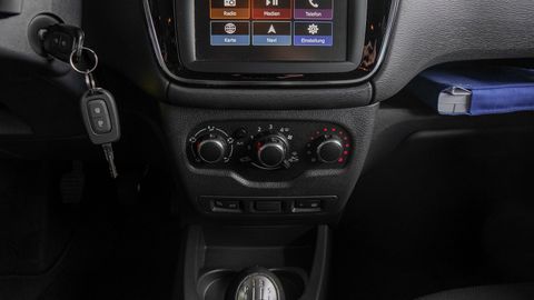 Car image 33