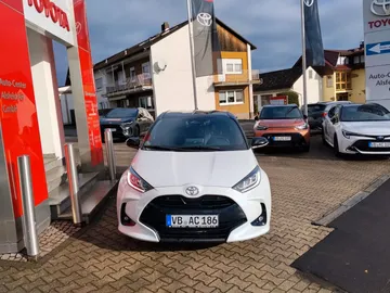 Car image 2