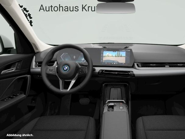 BMW iX1 xDrive30 230 kW image number 4